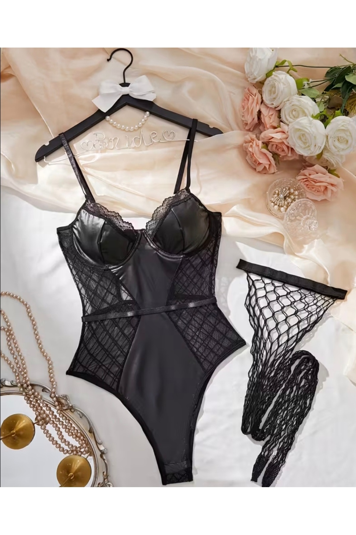 GB Siyah Dantel Bodysuit