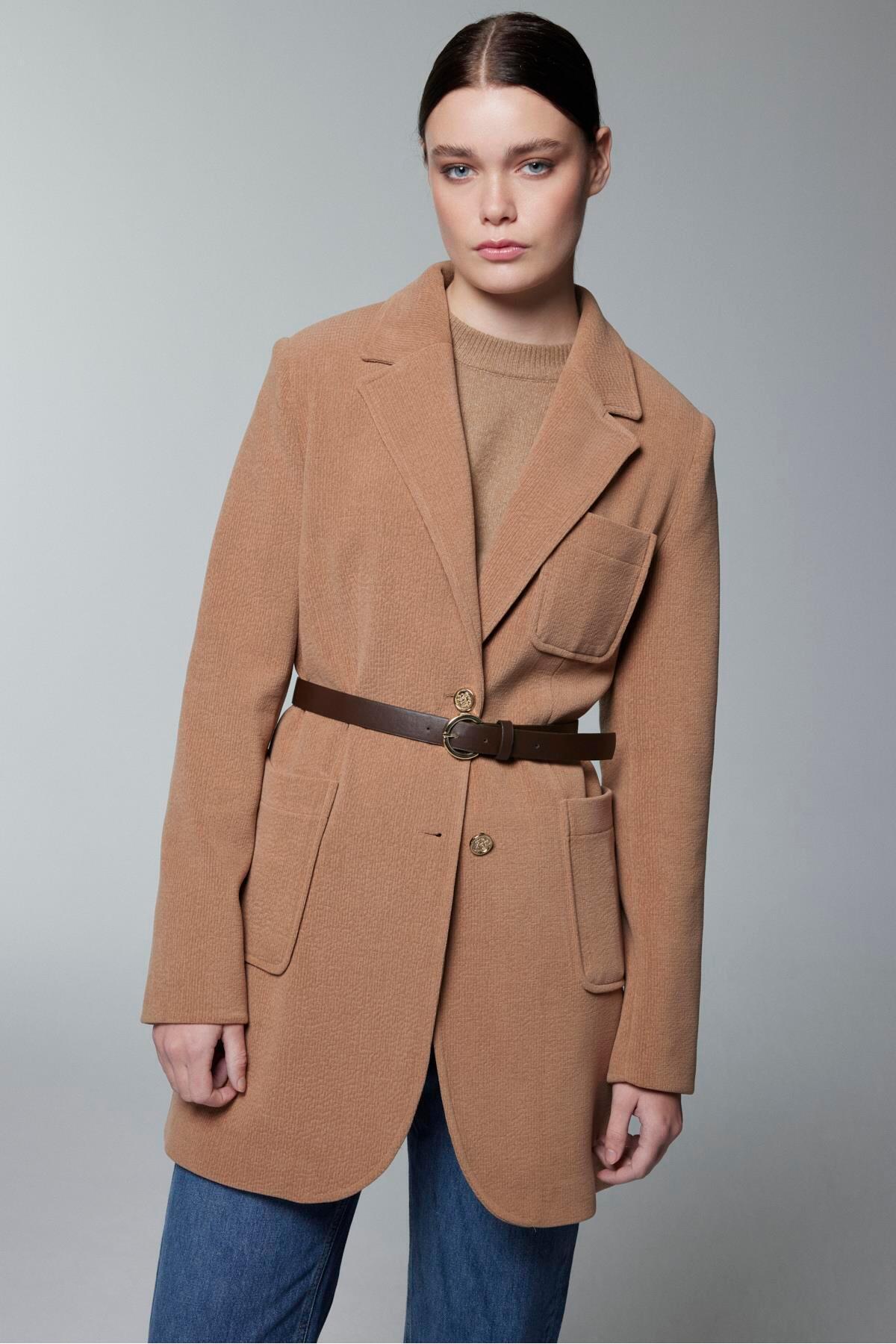 کمربند دو دکمه، ژاکت شتری طرح‌دار C-0170 Zühre