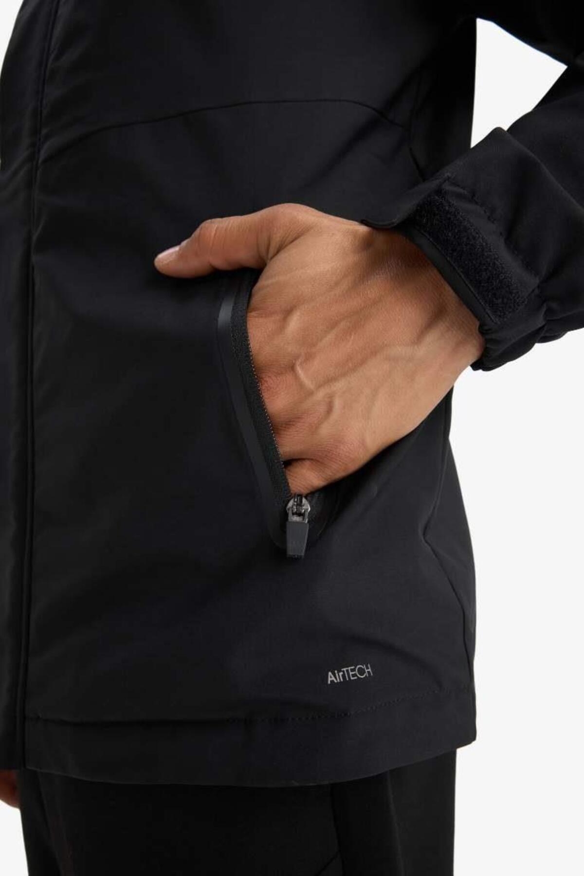 DeFactoFit Su İtici Regular Fit Polar Kapüşonlu Fermuarlı Yağmurluk (25 AU) görsel 6
