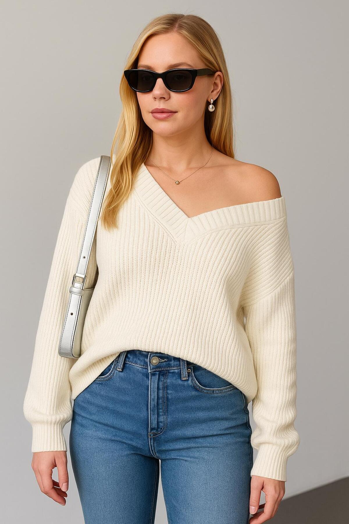 YUGA KNİTTİNG  KADIN DÖKÜMLÜ V YAKA SELANİK ÖRGÜ BASİC KAZAK - Görsel 4