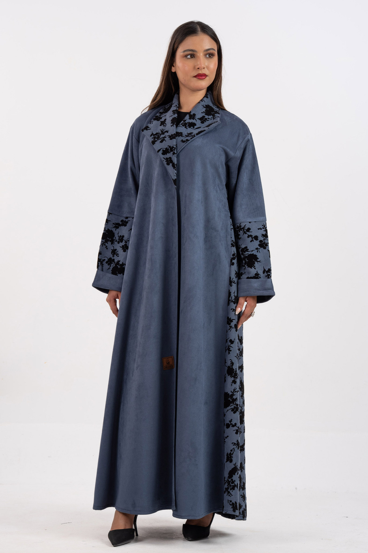 عباية هتان باللون السماوي