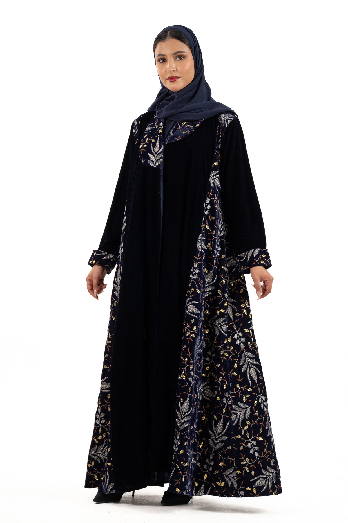 عباية رسيل مخمل كحلي مطرز