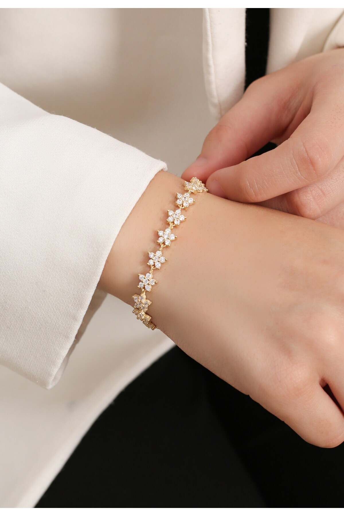 LİNOVE JEWELLERY White Su yolu Gümüş Bileklik, 925 Ayar Gümüş Üzeri Gold Kaplama Bilezik, Beyaz Taşlı Suyolu Bileklik