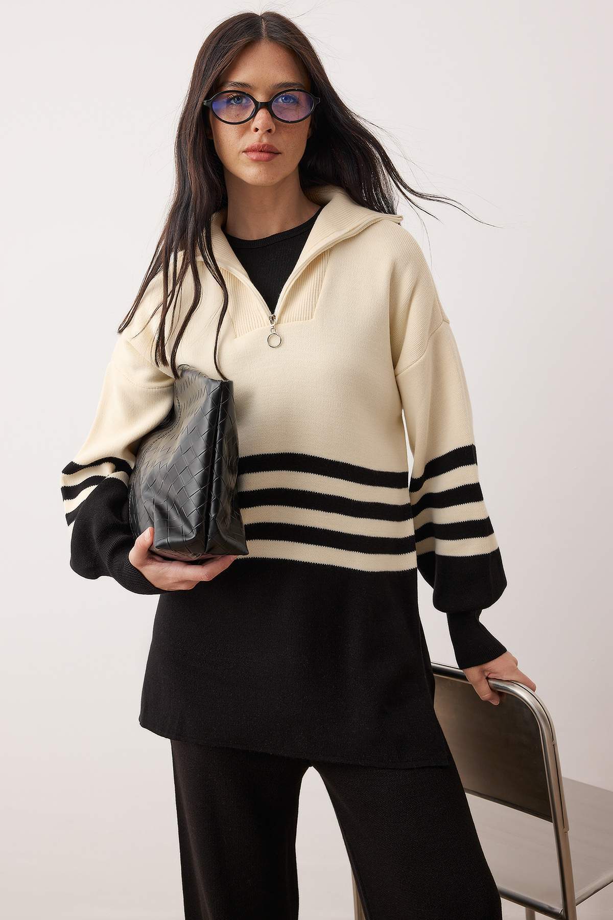 Trendyol Modest Czarny zestaw z dzianiny z zamkiem błyskawicznym - spodnie i bluza TCTAW26US00066