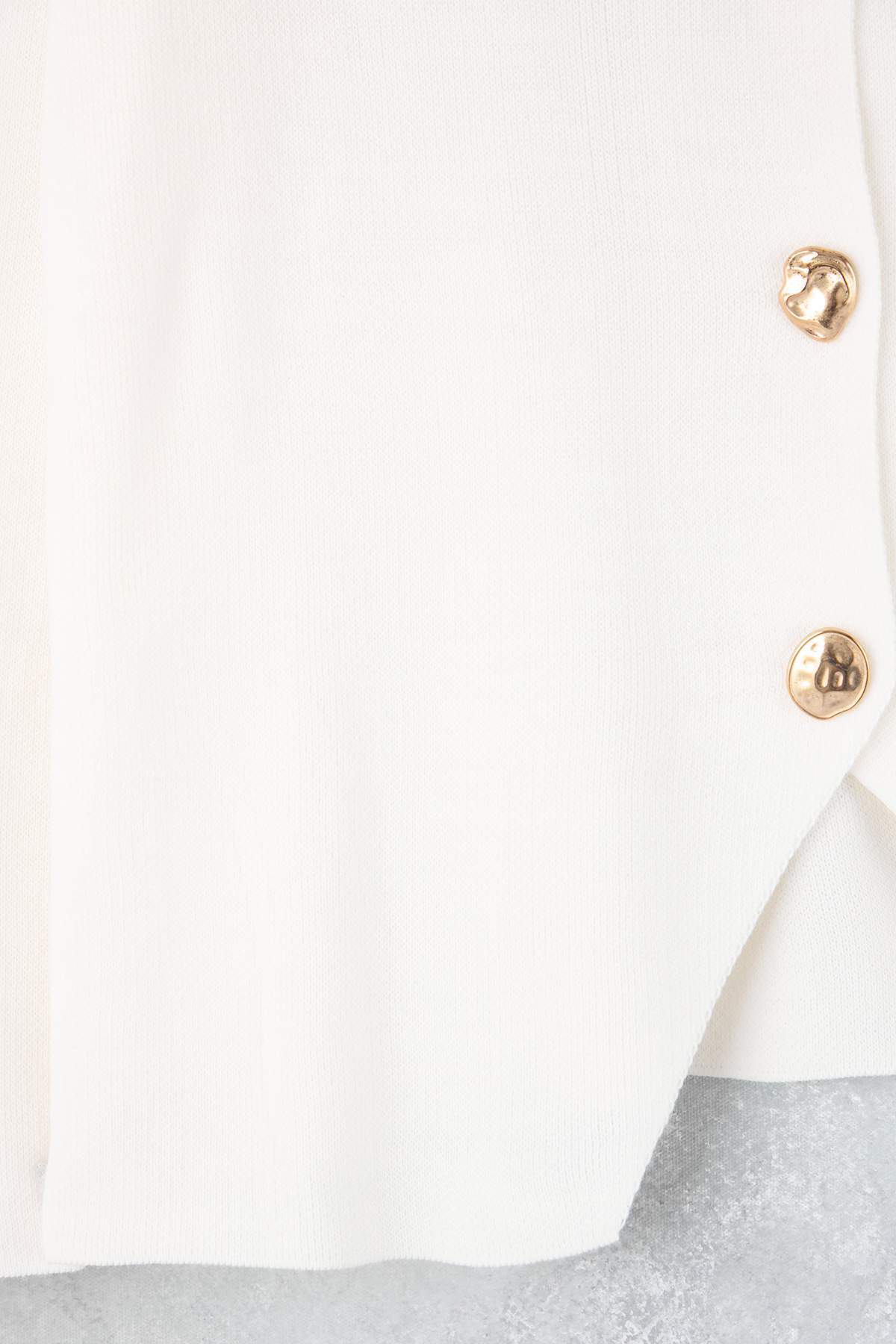 Trendyolmilla  Ekru Trend Düğme Detaylı Ceke Görünümlü Triko Hırka TBBAW26AV00043 - Görsel 7