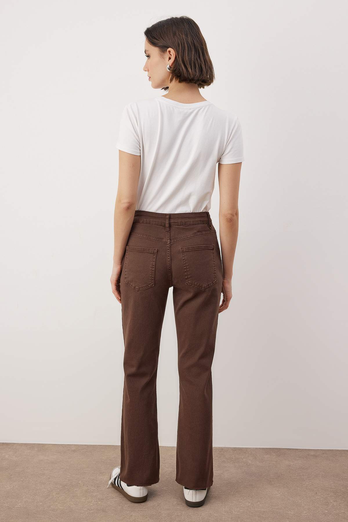 Trendyolmilla  Kahverengi Yüksek Bel Comfort/Esnek Straight Jeans TWOAW26JE00302 - Görsel 4