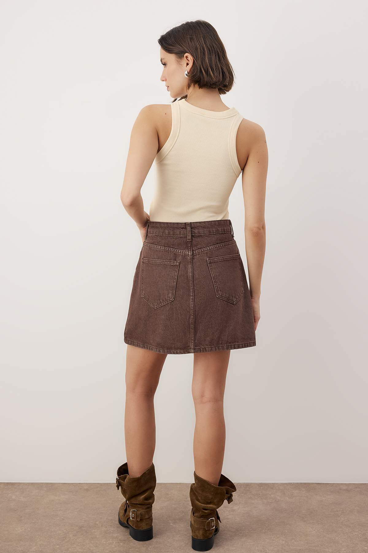 Trendyolmilla  Açık Kahverengi Mini Basic Denim Etek TWOAW26ET00049 - Görsel 4