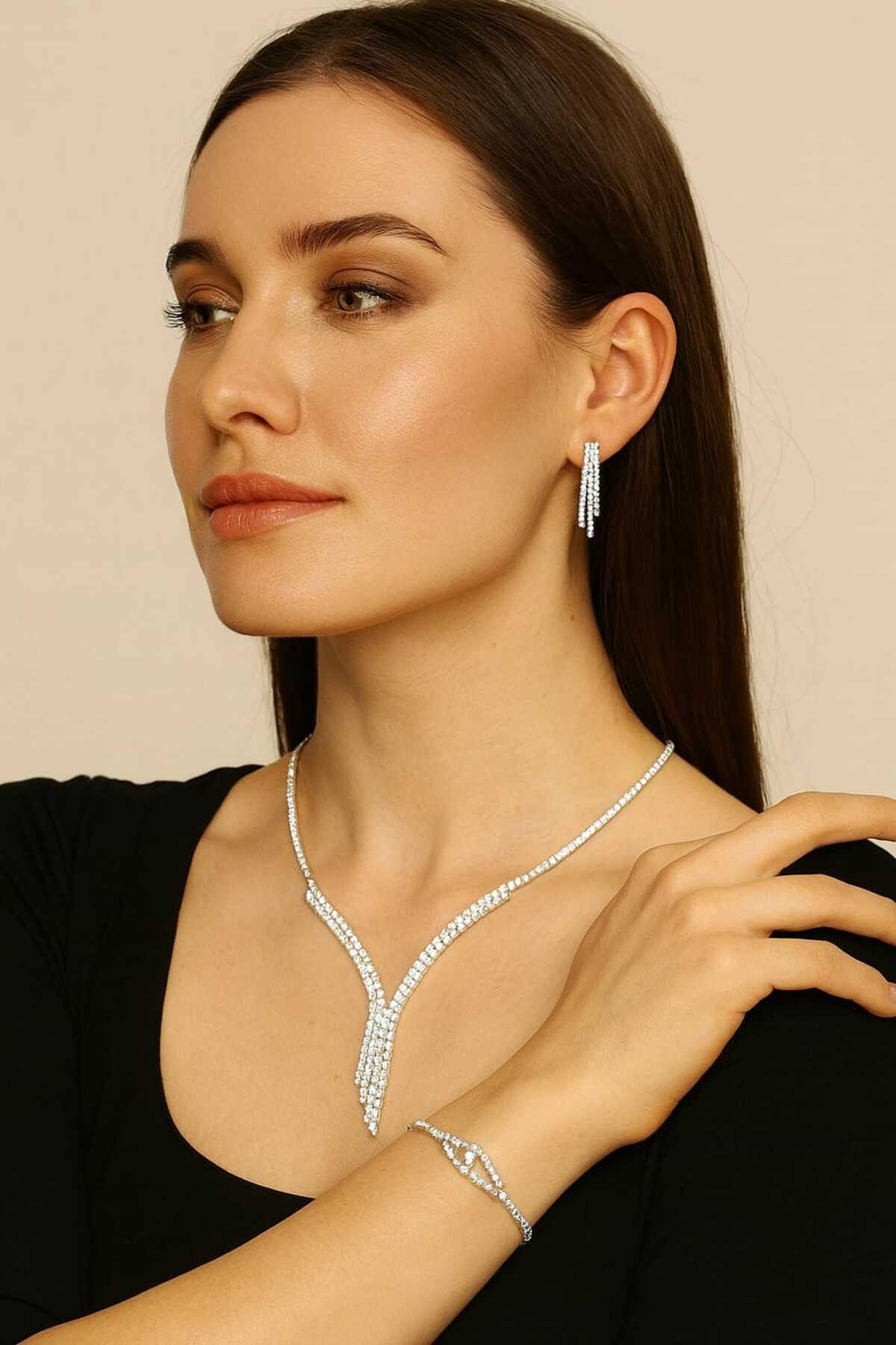 KATIA ✨ Elmas gibi parla... Her bakışta kıskandıran büyüleyici bir set 💎🔥