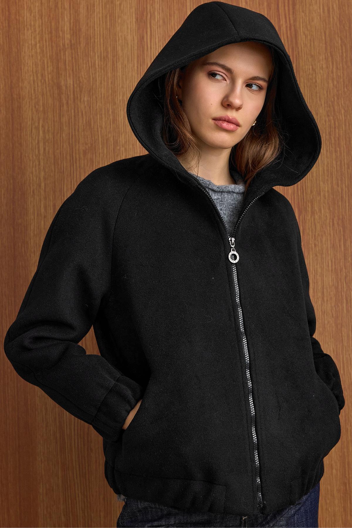 Olcay  Kapüşonlu Beli Lastikli Oversize Kısa Kaban SİYAH 3162 - Görsel 2