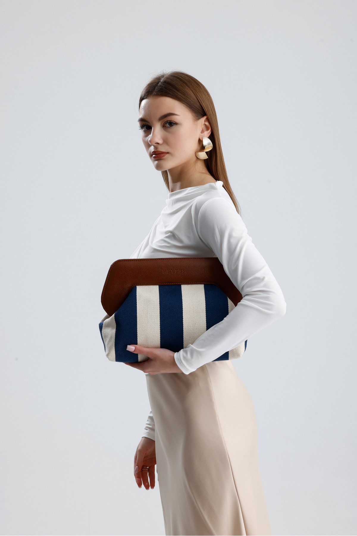 HEYBE'S Heybes Kadın Lacivert Çizgi Desenli Kanvas Clutch El Çantası görsel 2