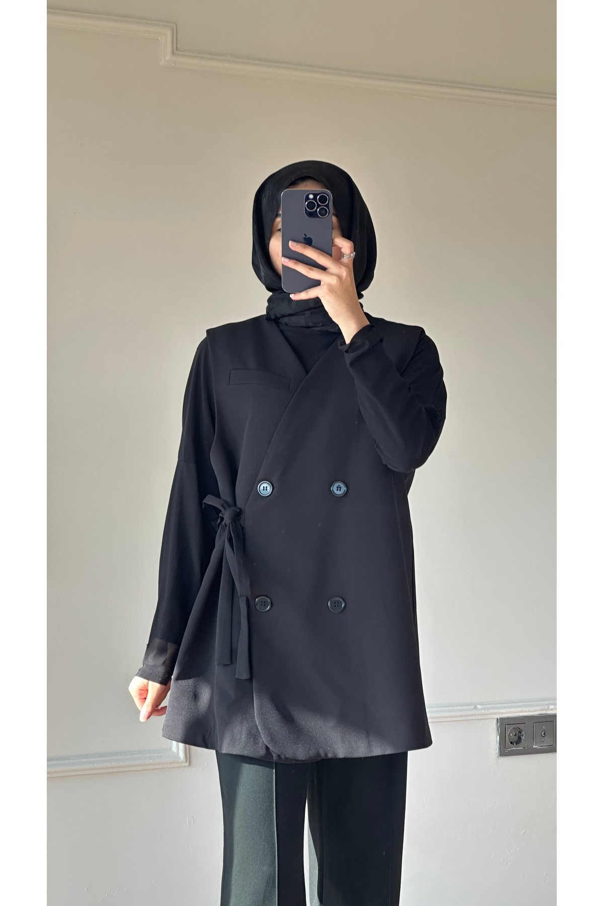 Saay Düğmeli Siyah Yelek