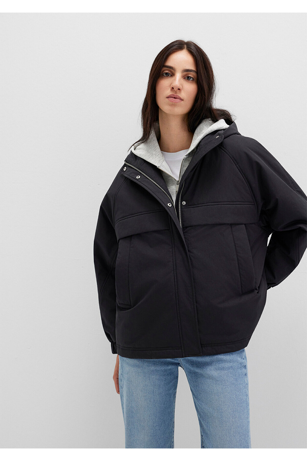 Mavi Su İtici Kapüşonlu Siyah Ceket 1110348-900