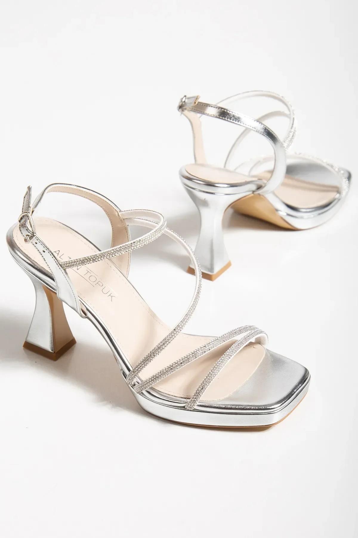 ALTIN TOPUK Kadın Gümüş Taşlı Platform Topuklu Ayakkabı