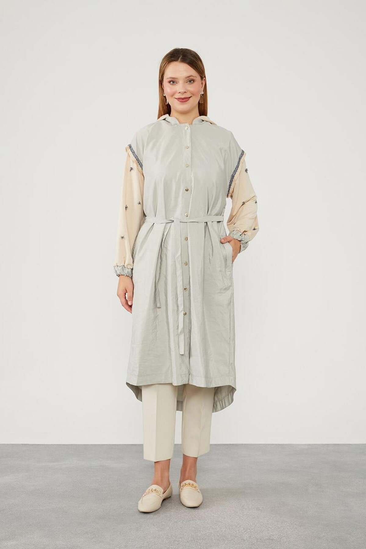 Levidor Yeşil-Bej Kapüşonlu Kolları İşlemeli Trençkot