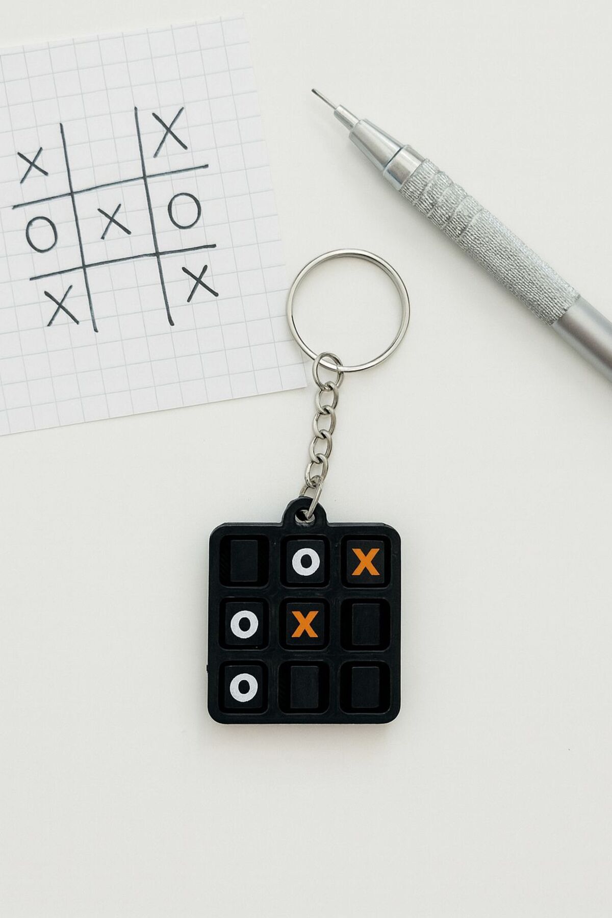HOBİREYON Oynanabilir XOX Anahtarlık - Tic Tac Toe Anahtarlık (4,5