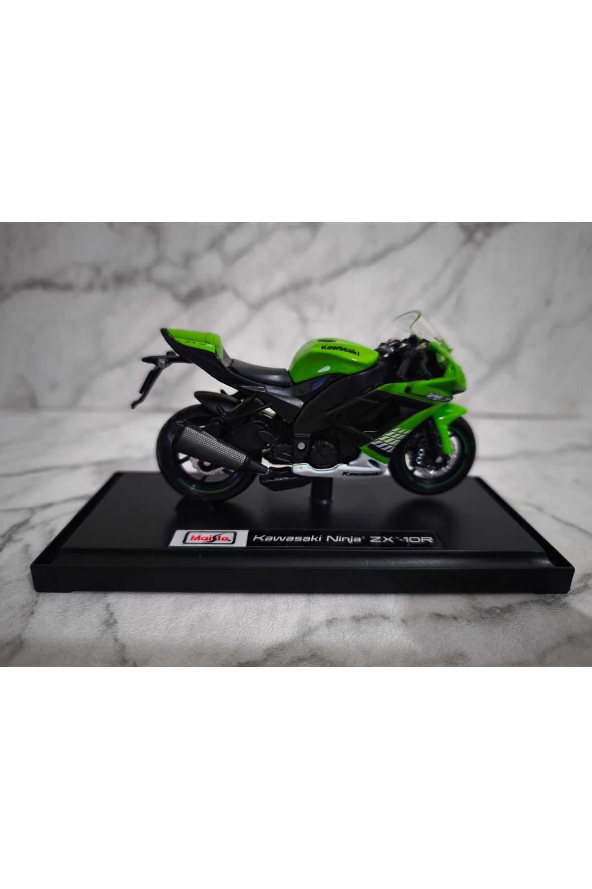 Maisto Kawasaki Ninja ZX-10R Model Motorsiklet 1/18 Model