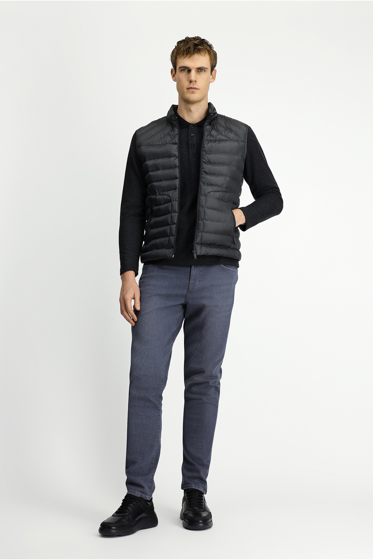 Kiğılı  Dik Yaka Fermuarlı Kapitone Spor Yelek - Görsel 2