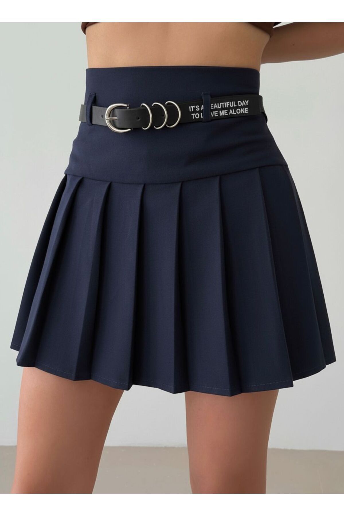 louyan fashion  Kadın Lacivert Kemer Detaylı Pileli İçi Astar Şortlu Kısa Mini Etek - Görsel 3