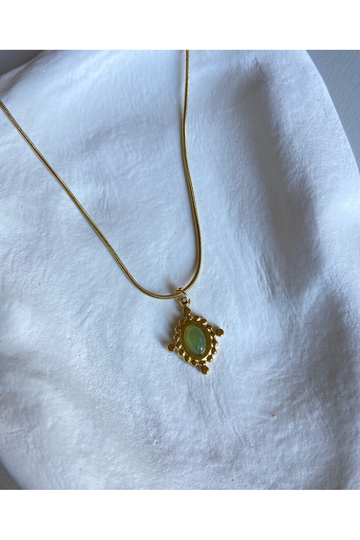 Yeşil Taşlı Vintage Çelik Zincirli Gold Kadın Kolye – Sevgililer Günü Özel