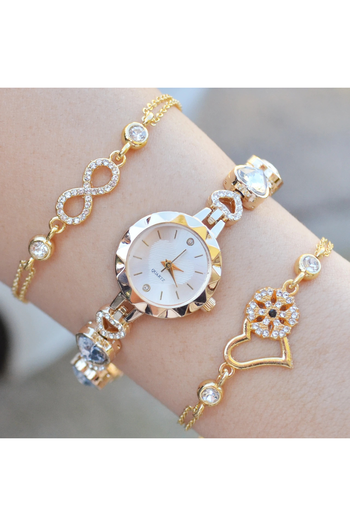 COLESİUM Gold Taşlı Metal Kordon Kadın Saat Kombini 3662