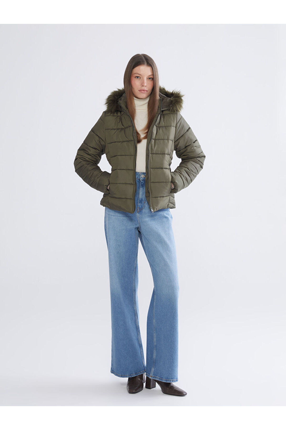 کاپشن ال سی وایکیکی W5HB64Z8NVYH