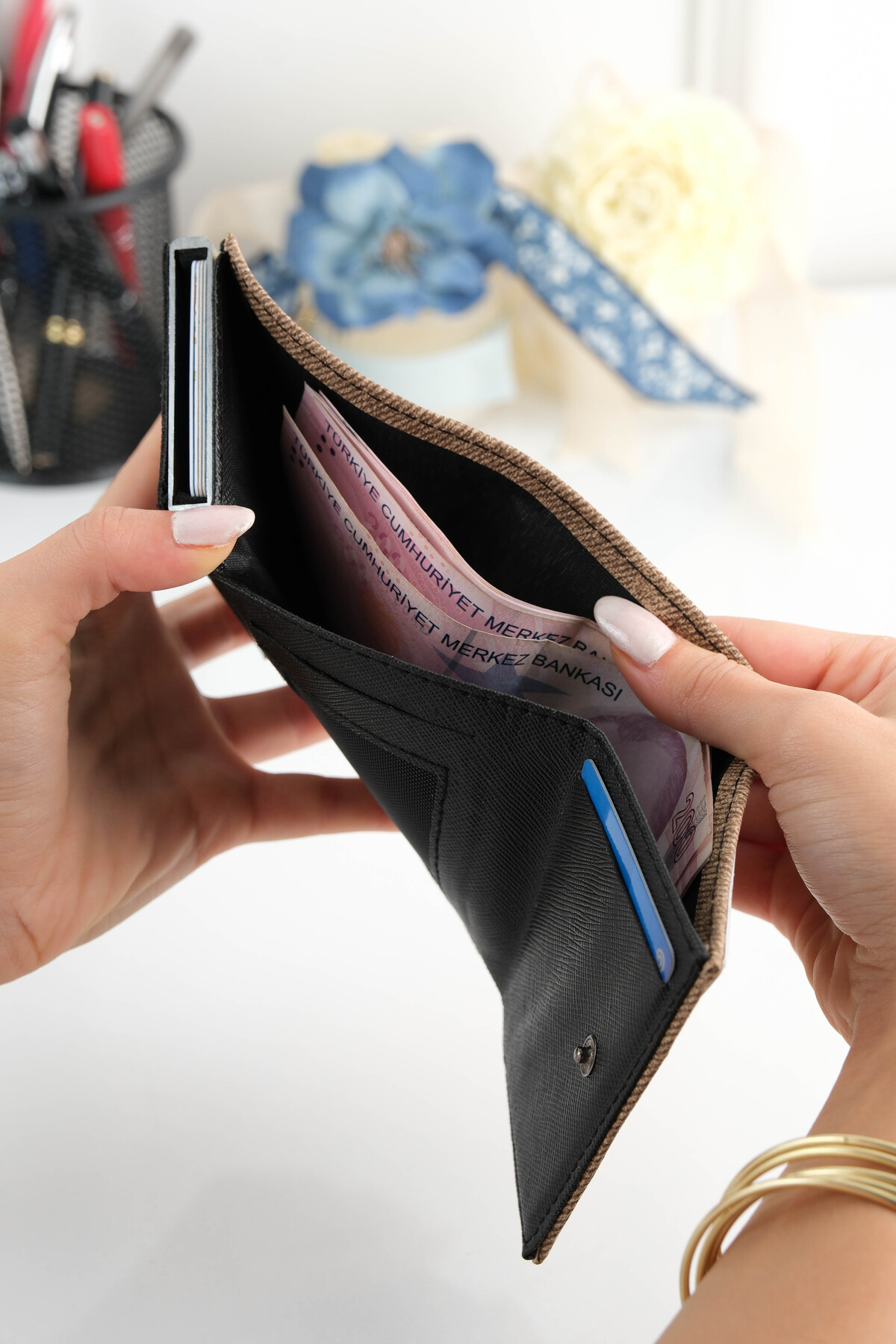 Blatoune Polo Unisex Kot Deri Cüzdan, Premium Kalite Alüminyum Mekanizmalı, Kadın & Erkek Kartlık görsel 5