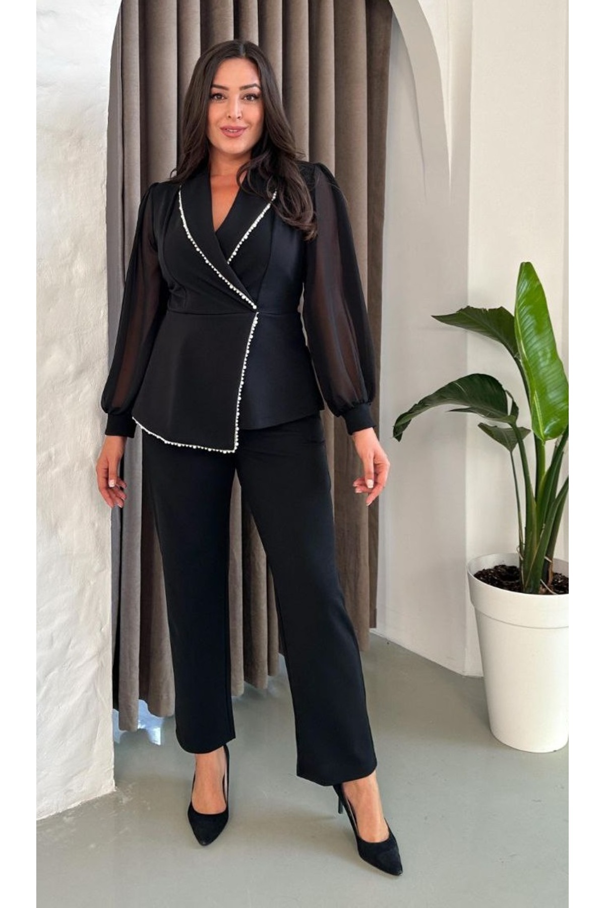 Butik Nilyam Kadın Büyük Beden Kruvaze Yaka Şifon Balon Kol İnci Detaylı Bluz Pantolon Alt Üst Takım Siyah 25011