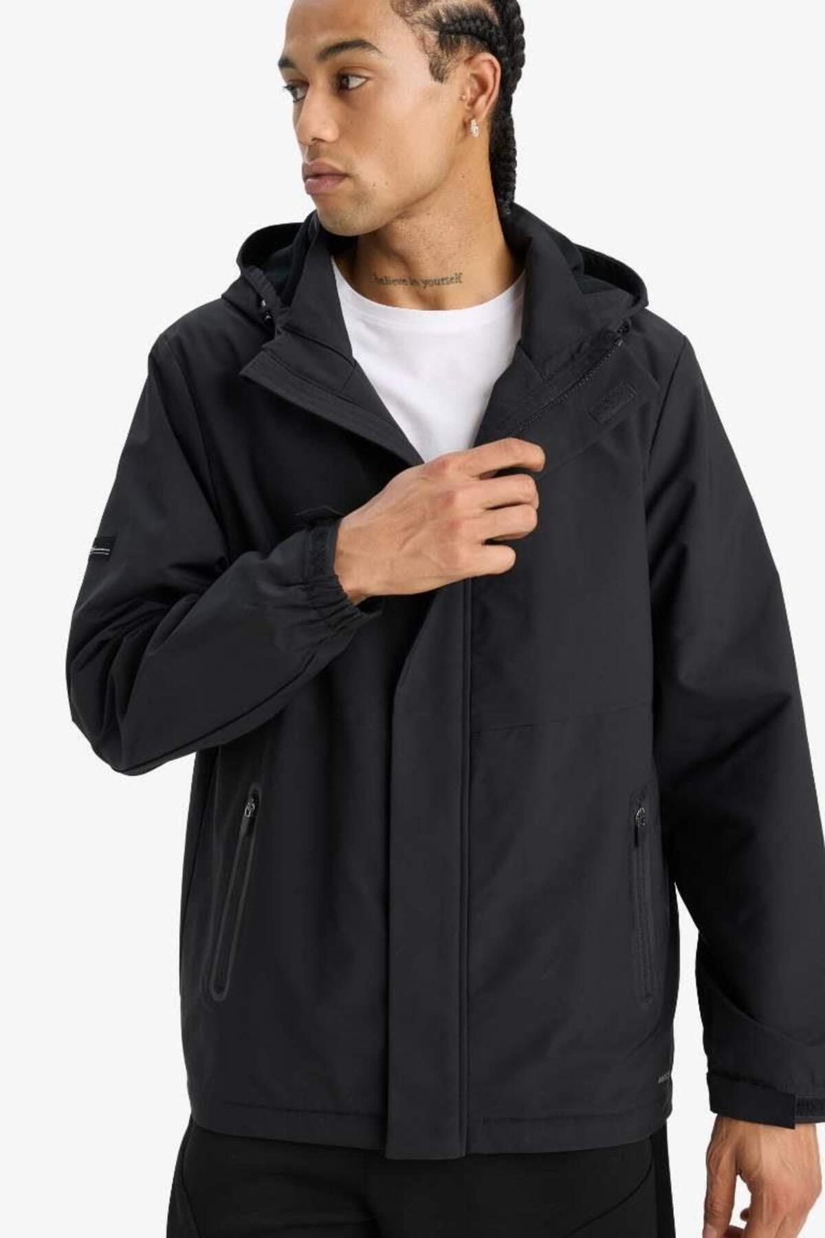 DeFactoFit Su İtici Regular Fit Polar Kapüşonlu Fermuarlı Yağmurluk (25 AU)