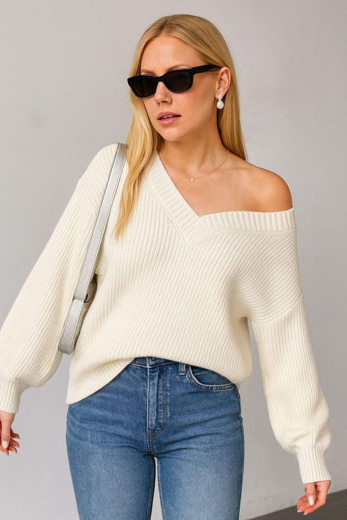 YUGA KNİTTİNG  KADIN DÖKÜMLÜ V YAKA SELANİK ÖRGÜ BASİC KAZAK - Görsel 5