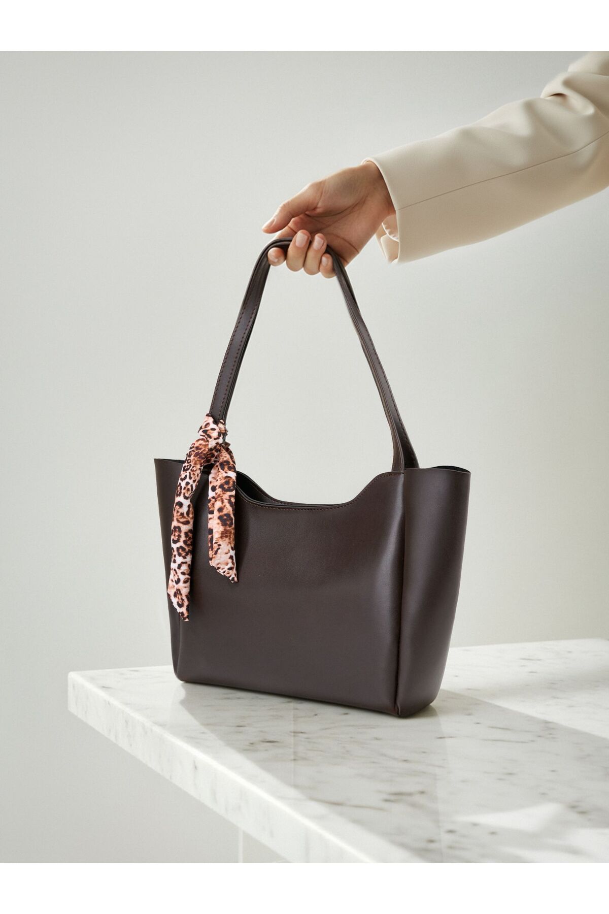 Kontes Kadın Fular Hediyeli Fermuarlı Ve Çıtçıt Kapamalı Shopper El Ve Omuz Çantası