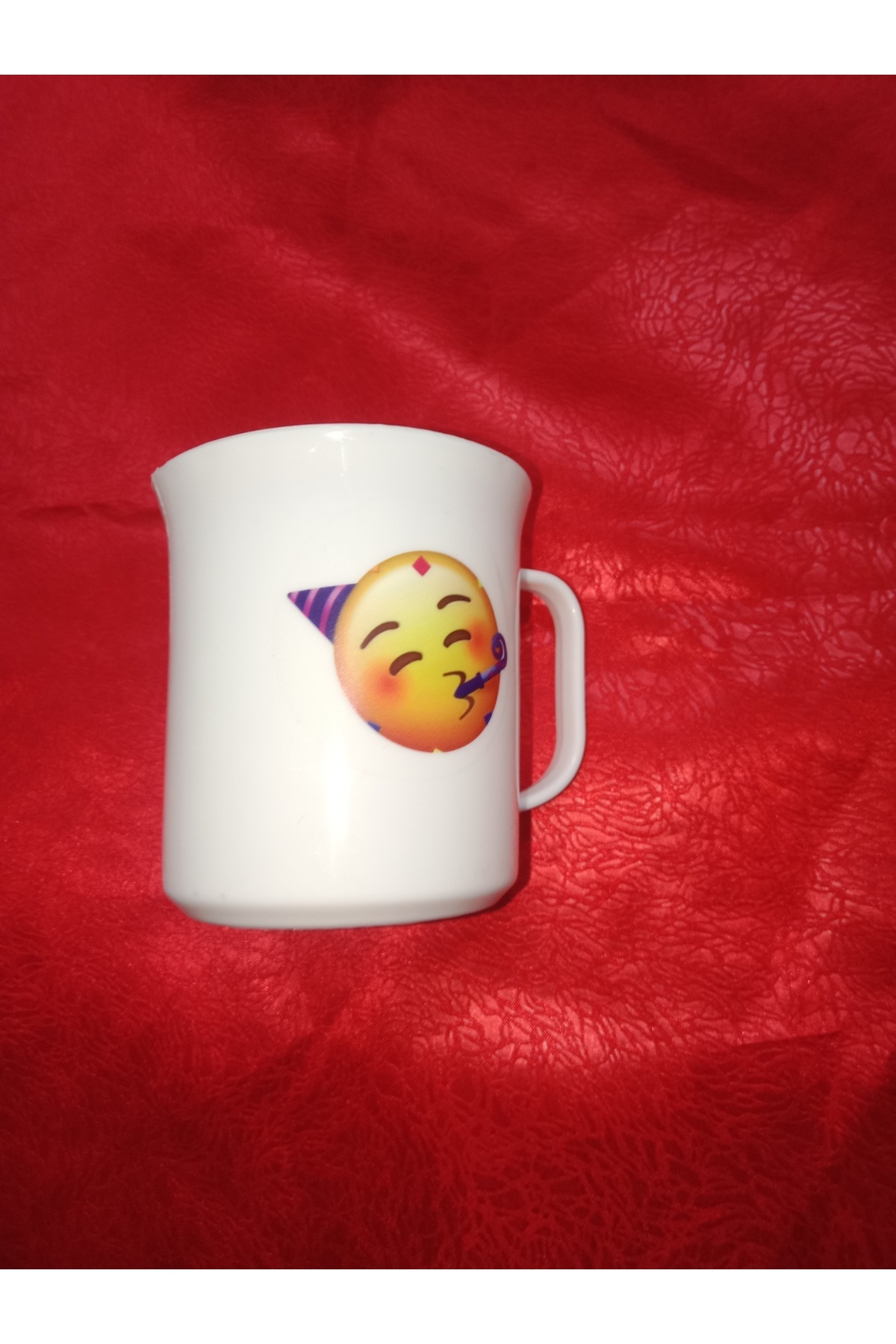 HANK TİCARET Emoji Sticker’lı Dekoratif Sert Plastik Beyaz Bardak 😊✨