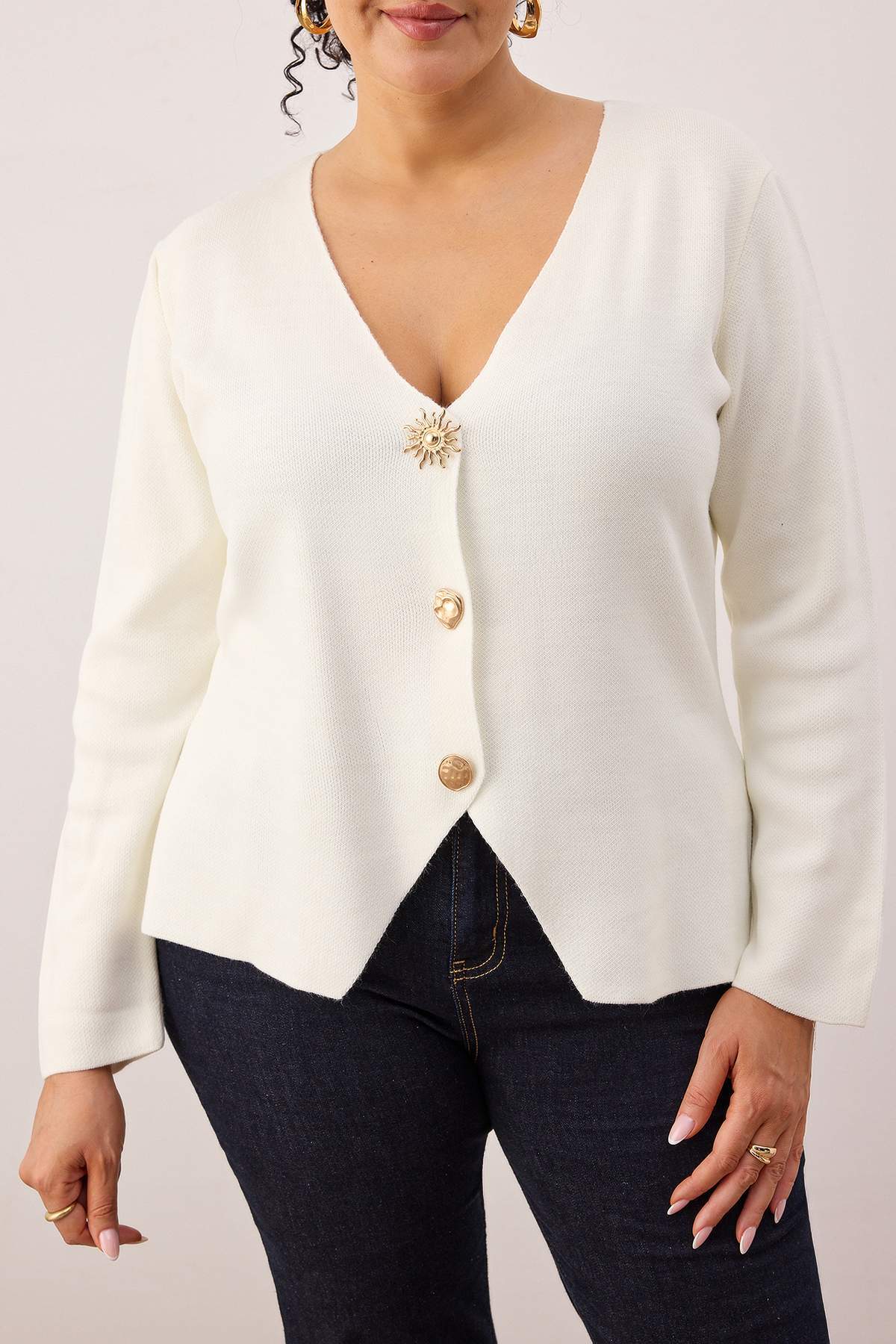 Trendyolmilla  Ekru Trend Düğme Detaylı Ceke Görünümlü Triko Hırka TBBAW26AV00043 - Görsel 3