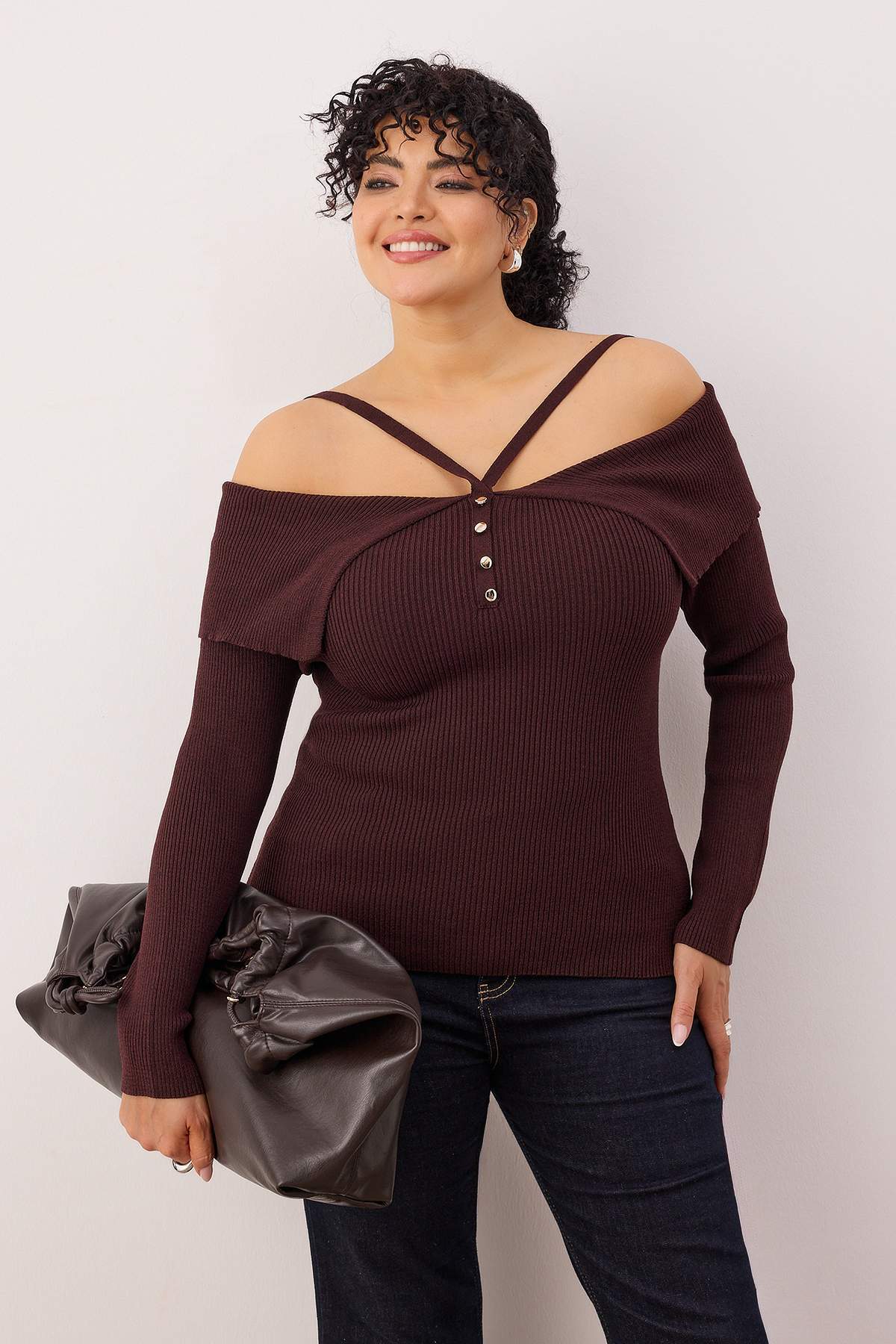 Trendyolmilla Curve Bordo Premium/Özel İplik Carmen Yaka Boyundan Askılı İnce Triko Kazak TBBAW26AN00050