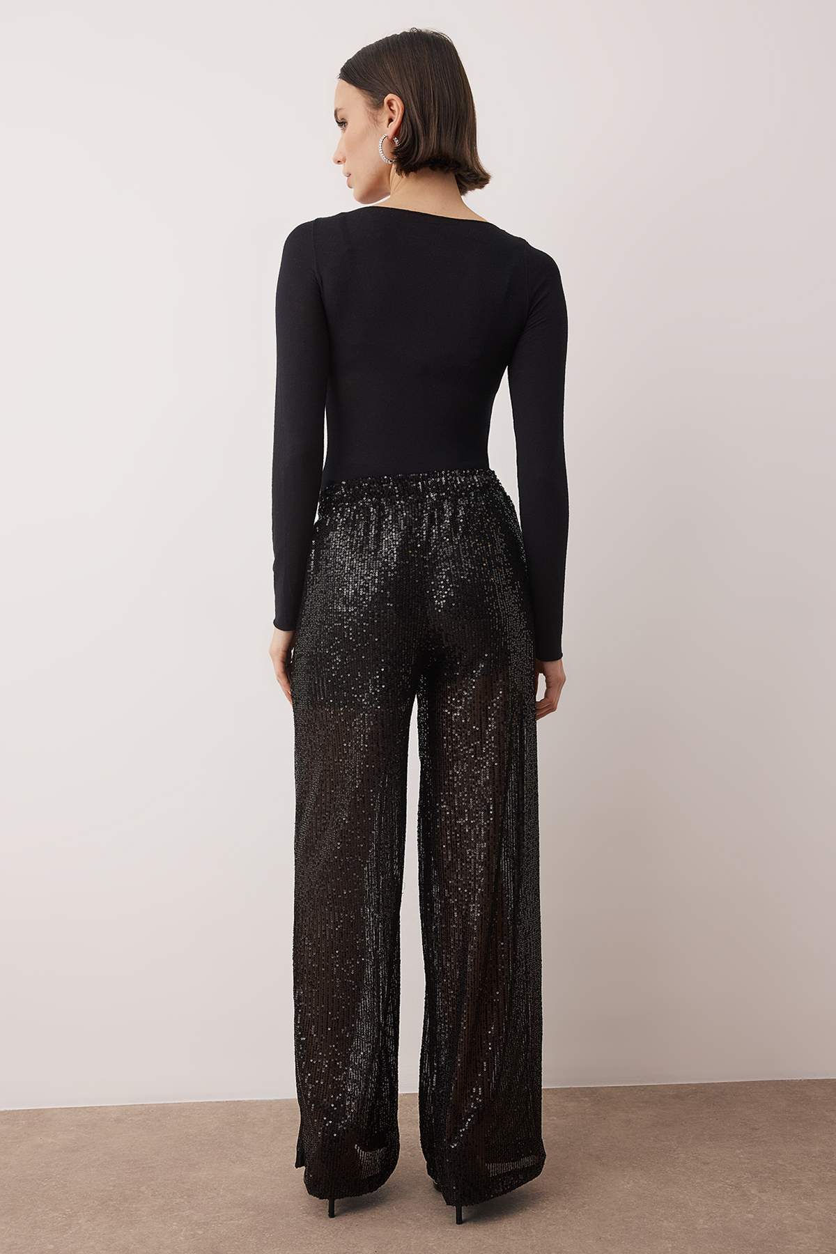 Trendyolmilla  Siyah Pul Payet Şık/Gece Party Mini Şort Astarlı Pantolon TPRAW26PL00001 - Görsel 3