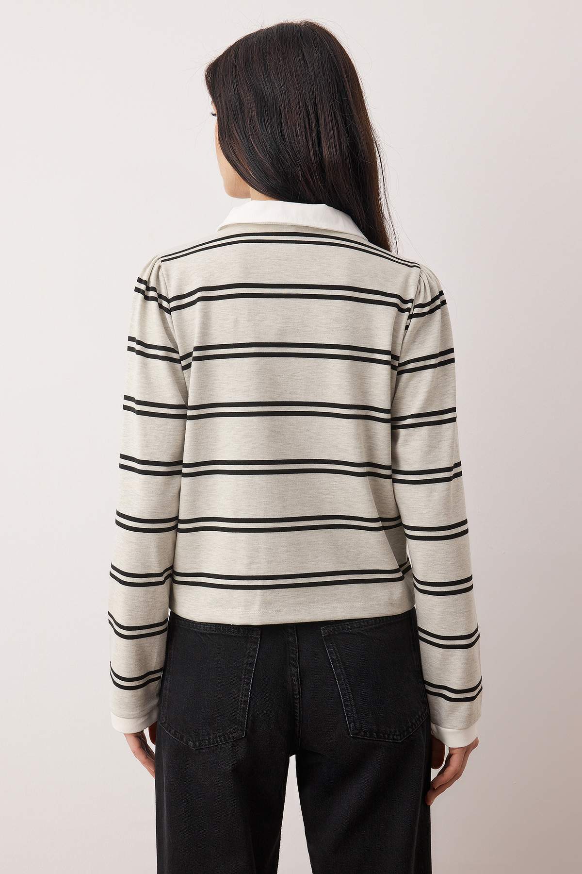 Trendyolmilla  Çok Renkli Çizgili Polo Yaka Fitted/Vücuda Oturan Örme T-Shirt TWOAW26TS00026 - Görsel 4