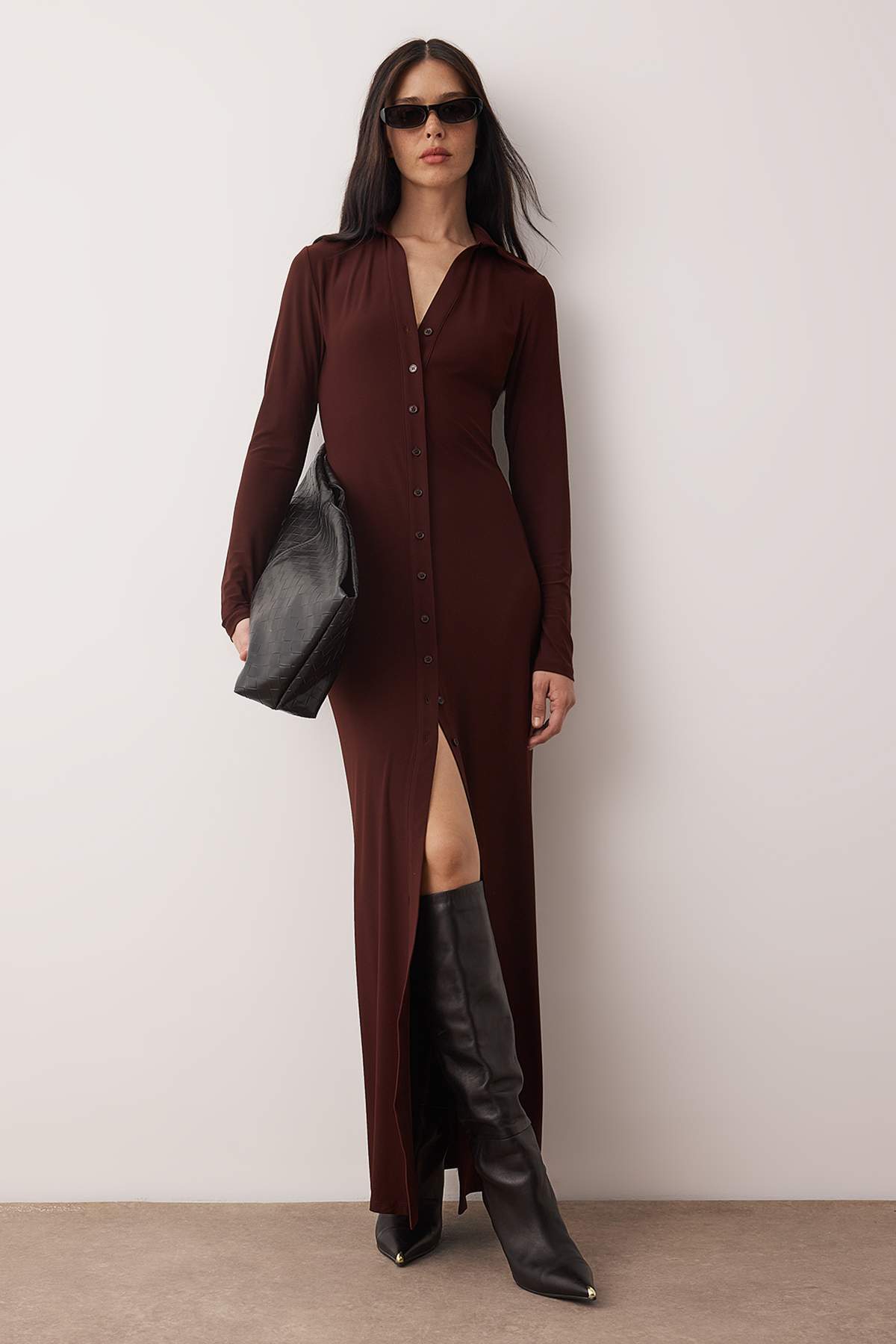 Trendyolmilla  Kahverengi Polo Yaka Düğmeli Bodycone/Vücuda Oturan Maxi Örme Elbise TWOAW26EL00110