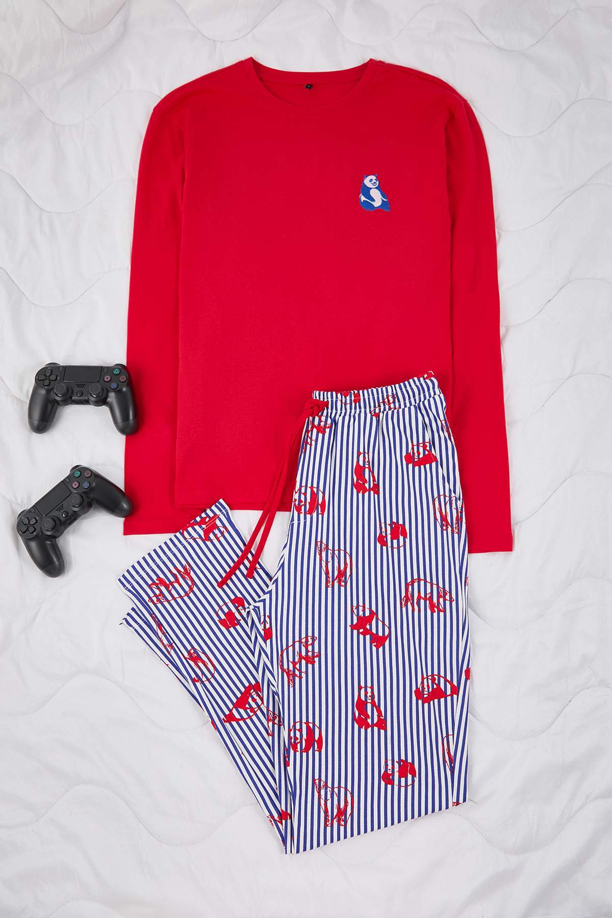 Trendyolmilla Man Kırmızı Regular Kesim Hayvan Desenli Örme Pijama Takımı TMNAW26PT00064