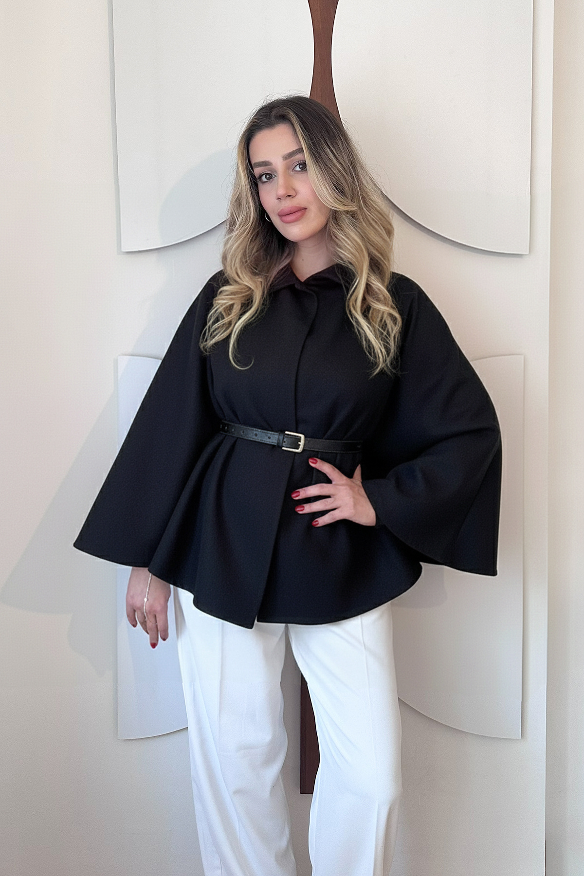 ECOTİQUE Kadın Siyah Gold Düğme Detaylı Panço Pelerin Kemerli Kaşe Dokulu Kaban