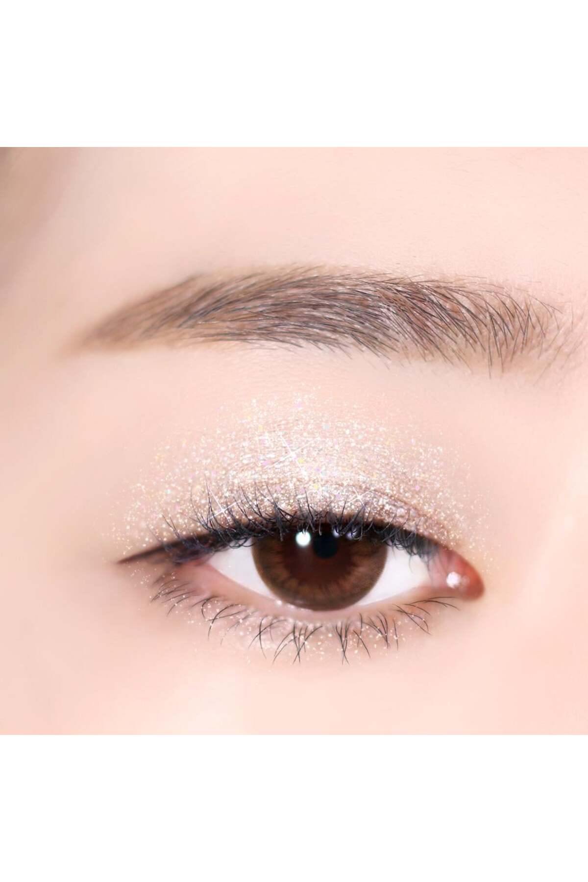 سایه چشم استیکی براق و نرم Glitz D01 Crystal Glitz 0.7 gr - با بافتی نرم و براق و اکلیلی — تصویر 2 از 5