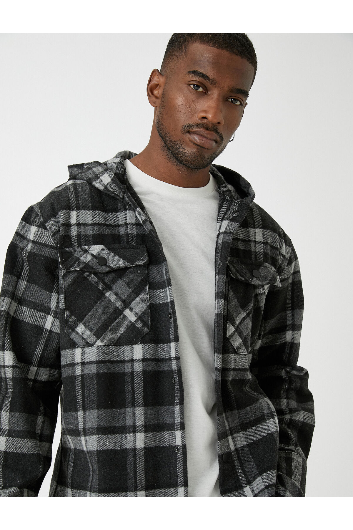 کوتون پیراهن چهارخانه طرح چوب با کلاه و جزئیات جیب