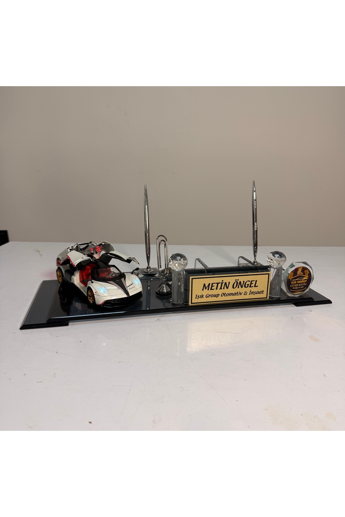 SÜPERKUTUMATBAA Arabalı Masa İsimliği