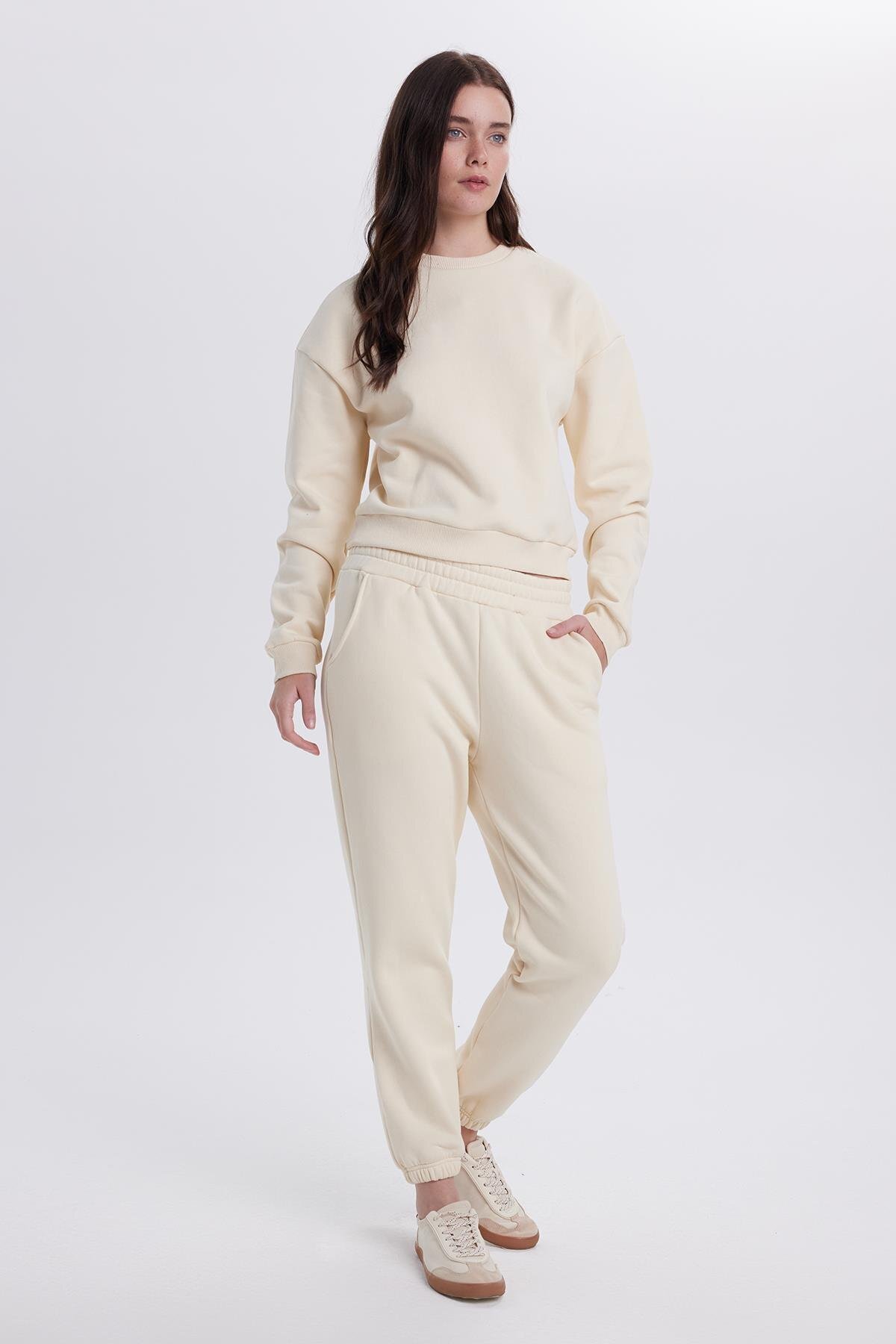 Tudors Kadın Regular Fit Pamuklu 3 İplik Yumuşak Dokulu İçi Polarlı Bisiklet Yaka Taş Eşofman Takımı