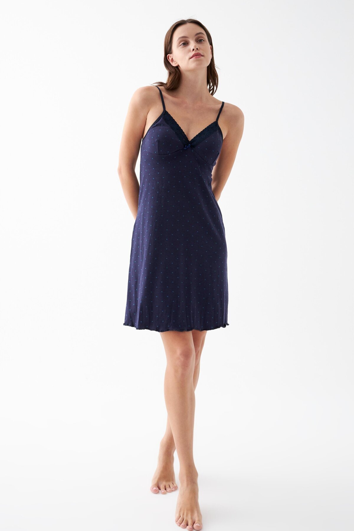 Akbeniz Kadın Lacivert Puantiyeli Dantel Detaylı İp Askılı Gecelik