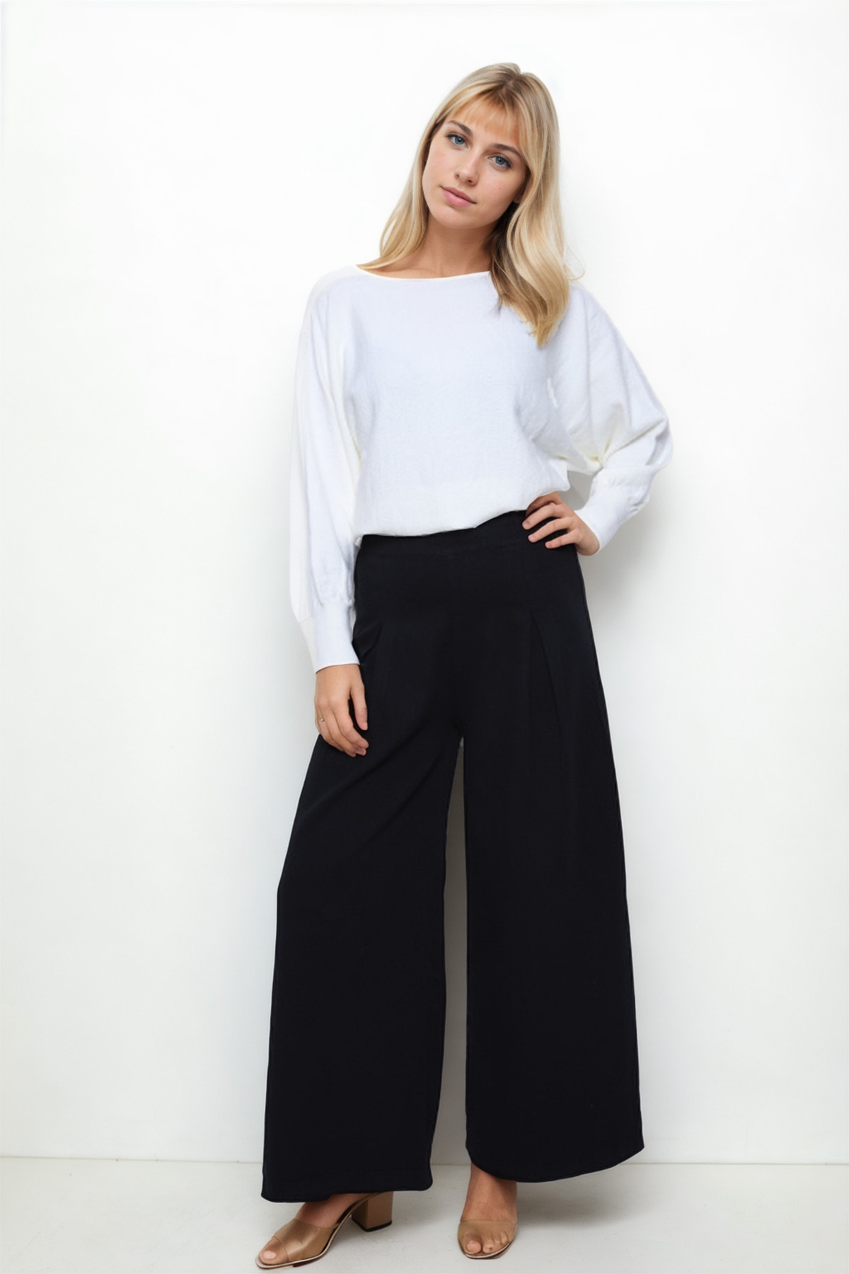 Vitrin Elastic Waist Wide Leg Jeans