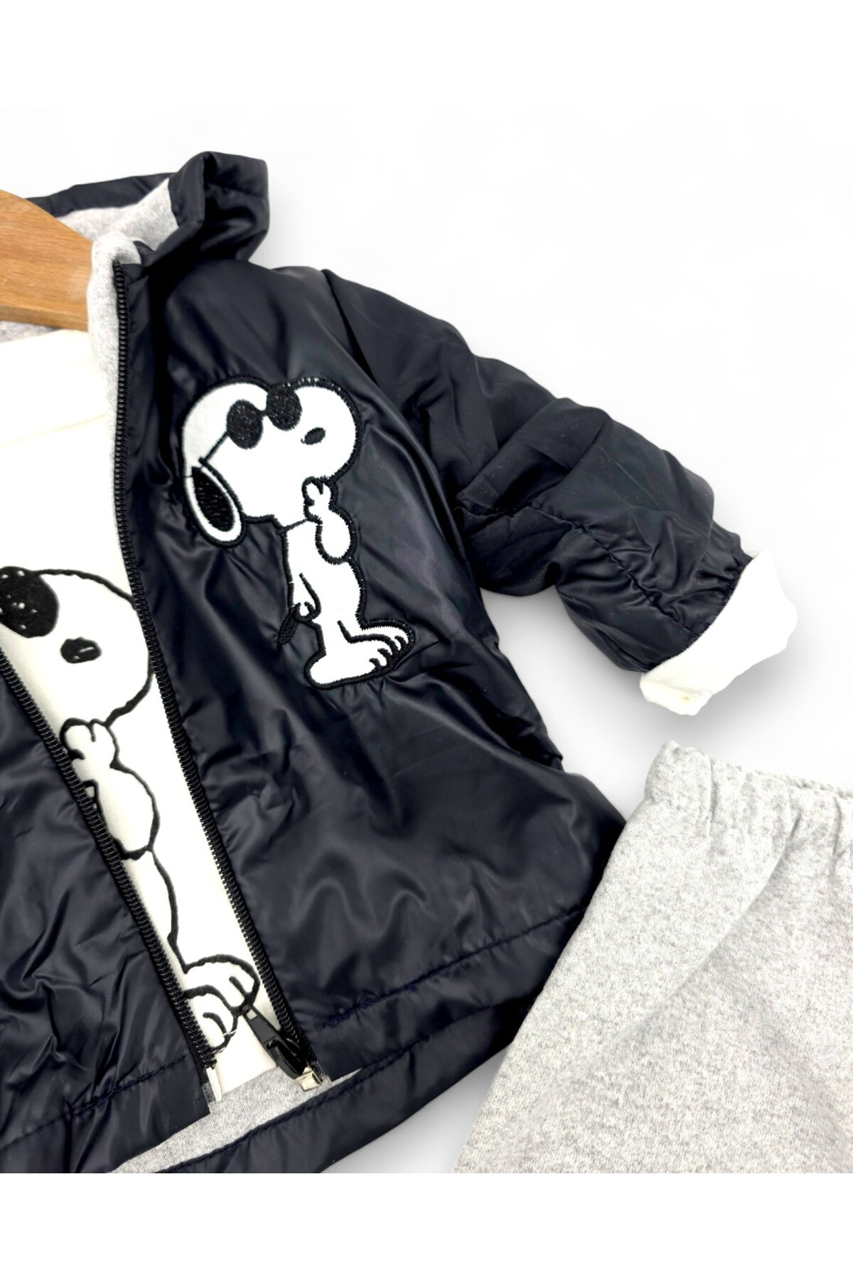 VEGAMOD ERKEK BEBEK SNOOPY İŞLEMELİ YAĞMURLUK 3'LÜ TAKIM 0-3-6-9-12 AY TAKIM fotoğrafı 6 (önizleme)