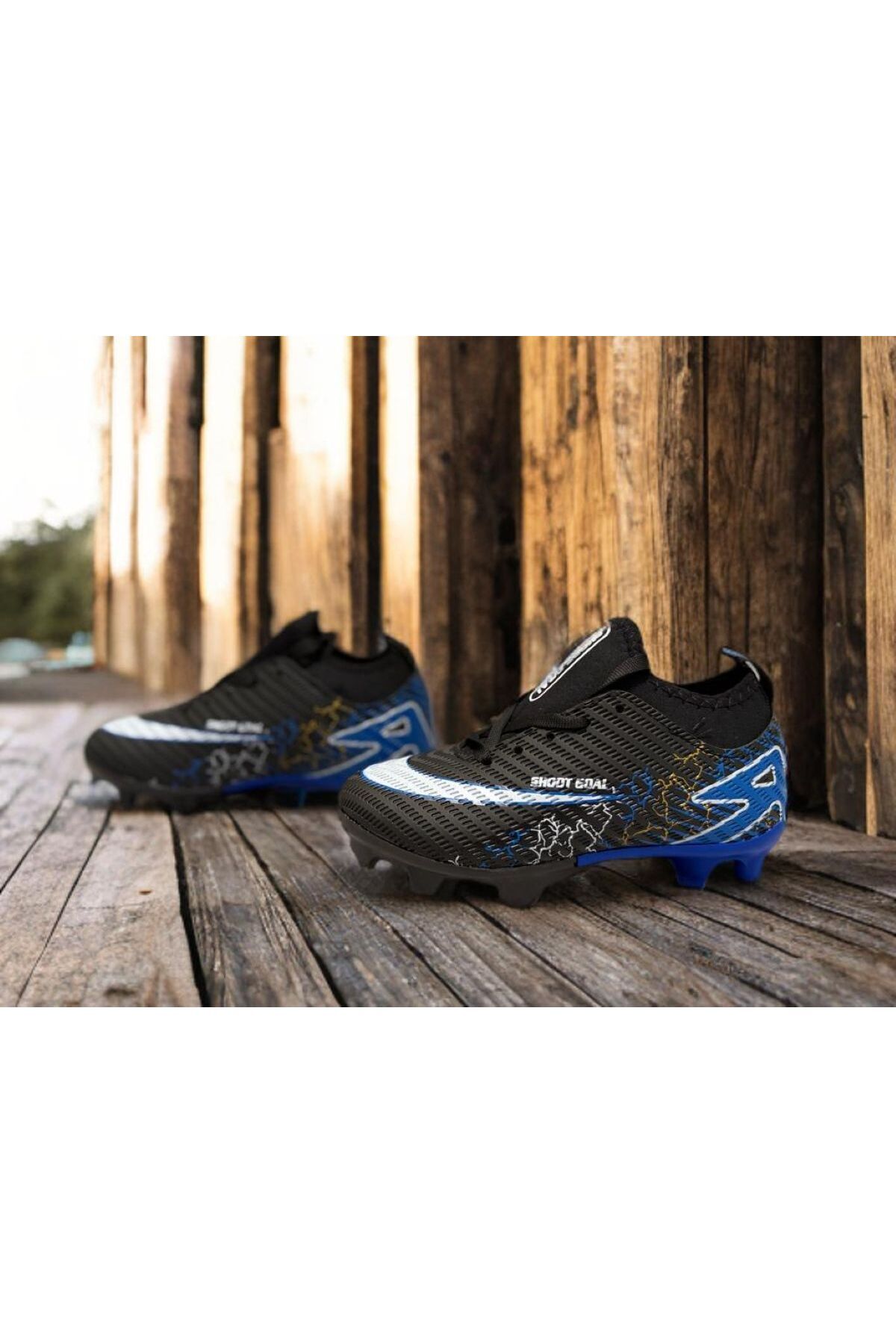 Boys' Football Shoes with Crampons and Socks (Black-Blue Color) --Fillet-Waiter