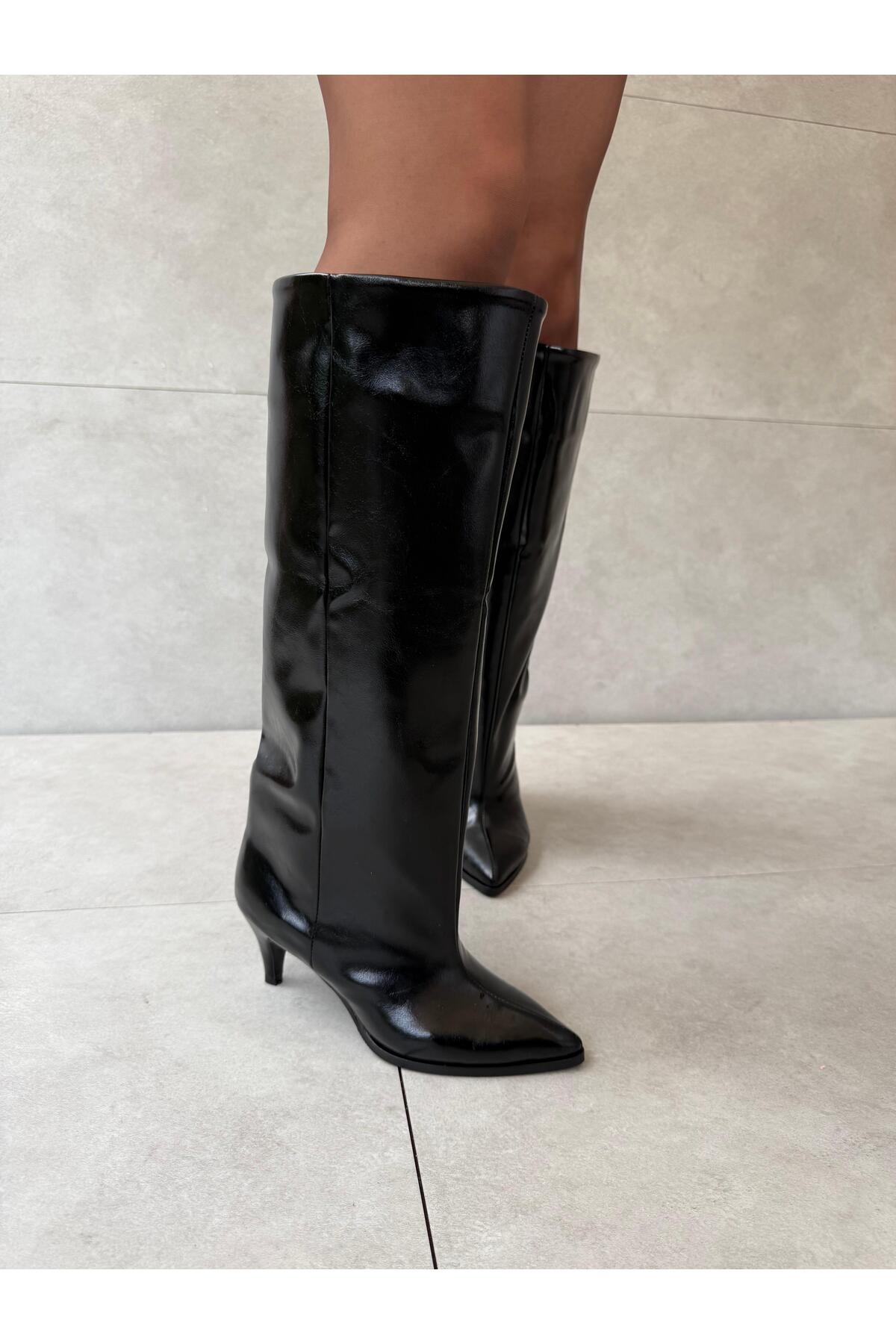 Elvinin Tarzı  Jules Siyah Kırışık Rugan XL Kesim İnce Topuklu Çizme - Görsel 5