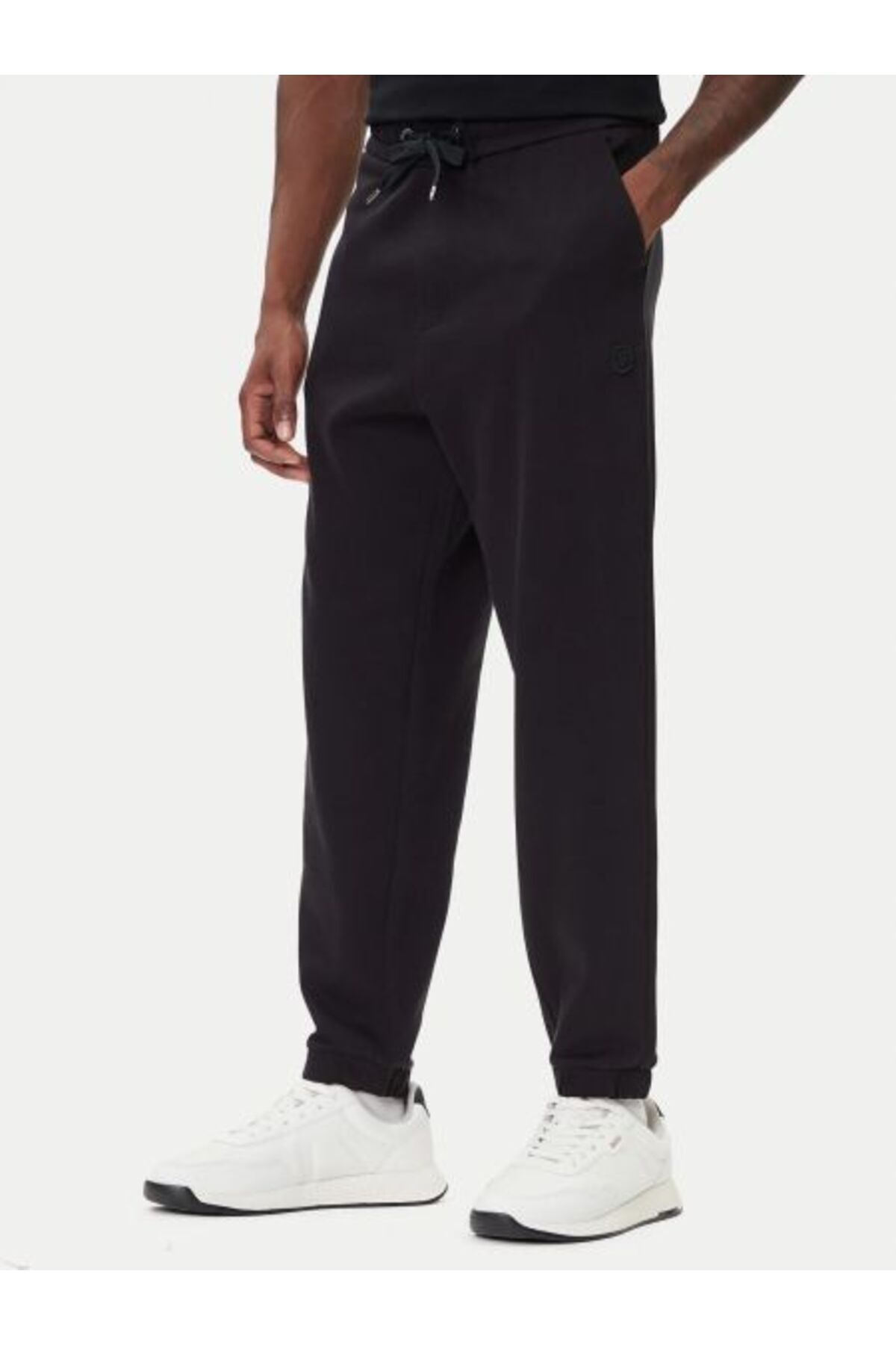 باس لباس ورزشی