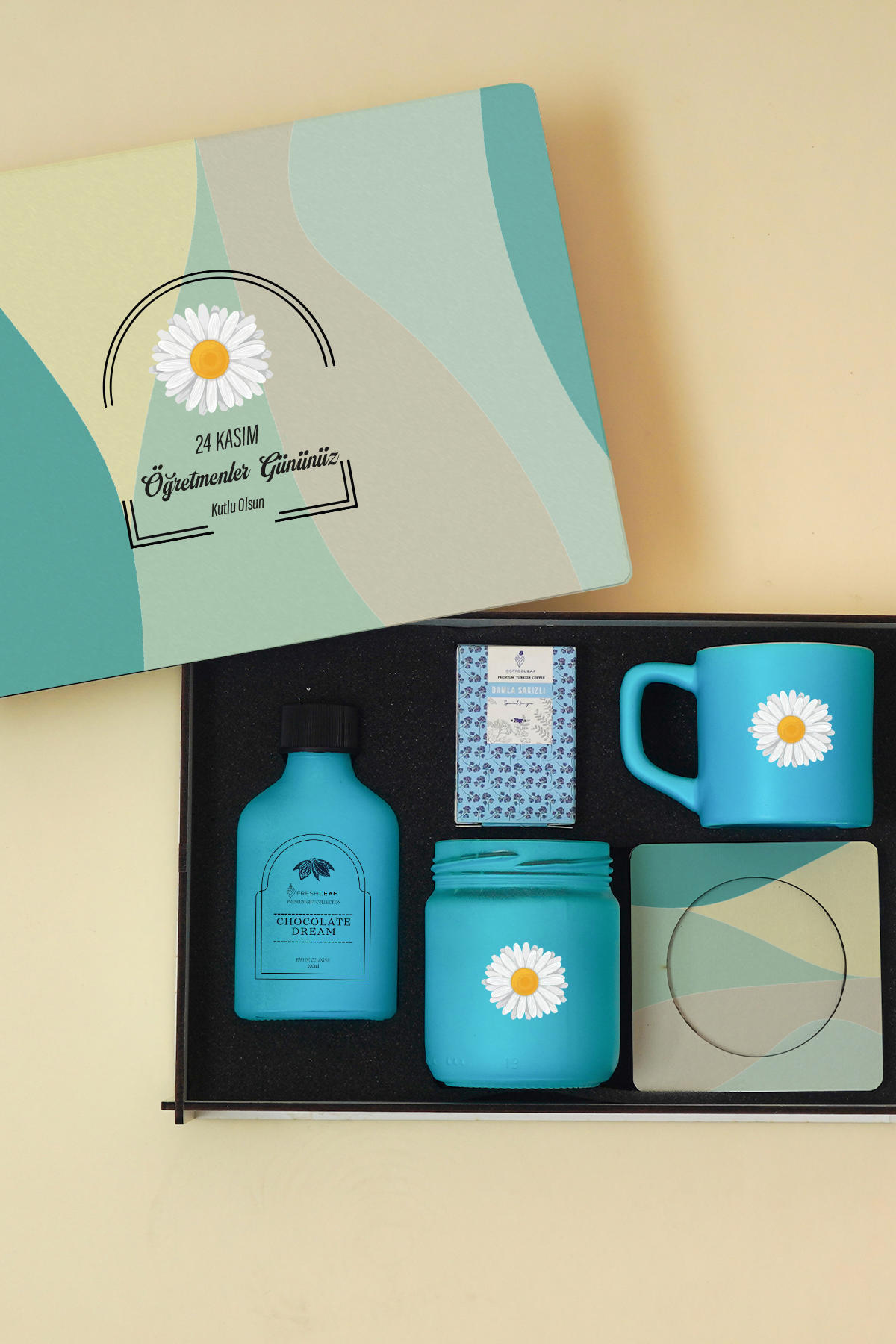 TrendHediye Öğretmene Hediye Ahşap Kutu - Sunumlu Fincan, Kolonya, Mum, Kahve Hediye Seti