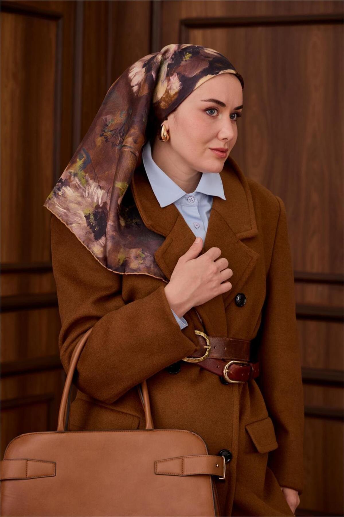 小物 CTHY HIGH-END VINTAGE SILK SCARF Silk Home Twill Silk Scarf Milky Coffee-Brown Patterned Tok